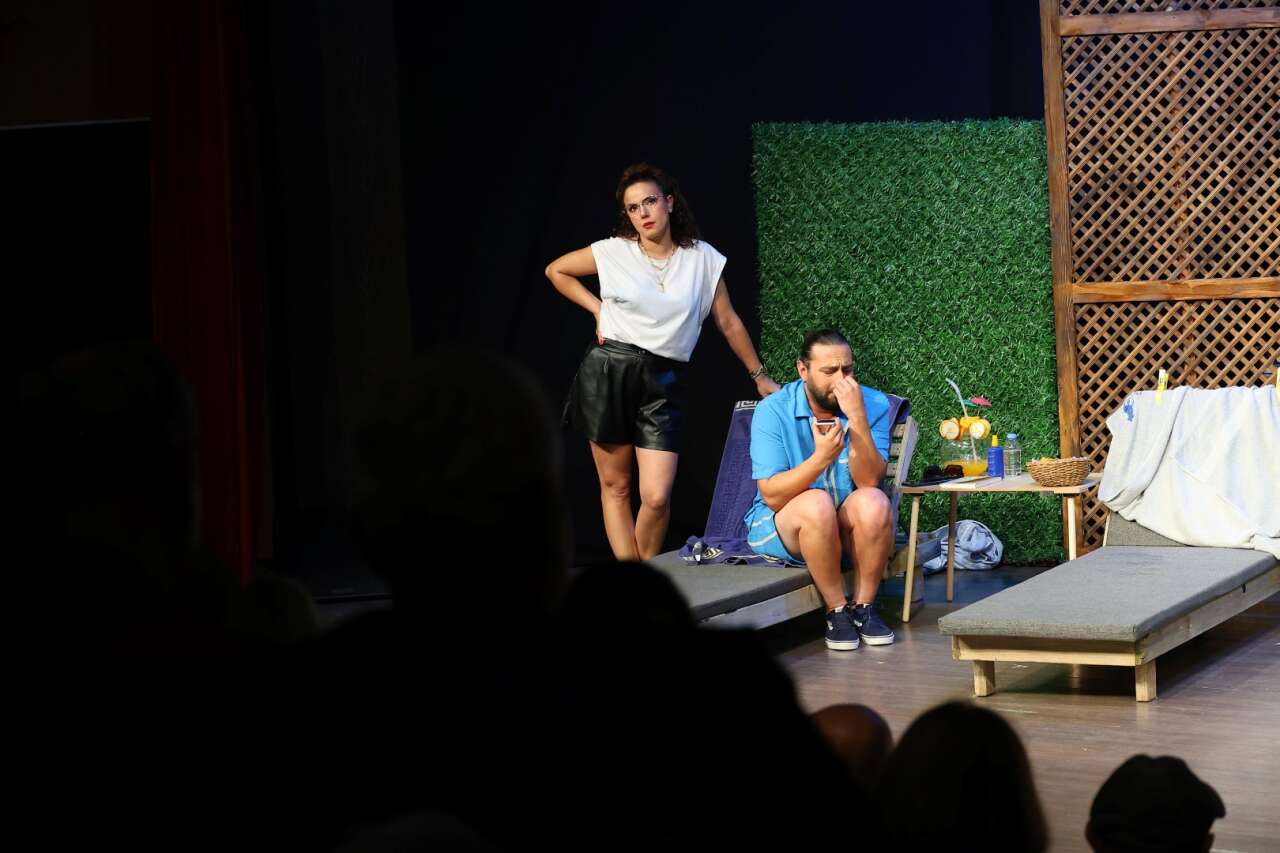 Bodrum Belediyesi Şehir Tiyatrosu Yeni Sezonu Dünya Prömiyeriyle Açtı 1